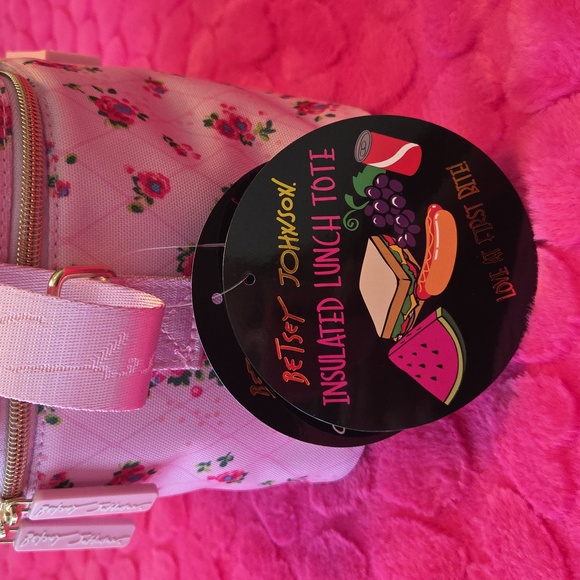 NWT Betsey Johnson Insulated Lunch Tote Bag Pink Roses Crossbody Shoulder Strap - Picture 6 of 11